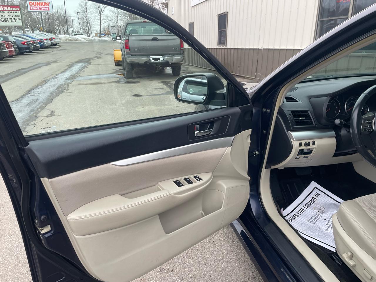 Subaru Legacy 4dr Sdn H4 Auto 2.5i Premium 2013