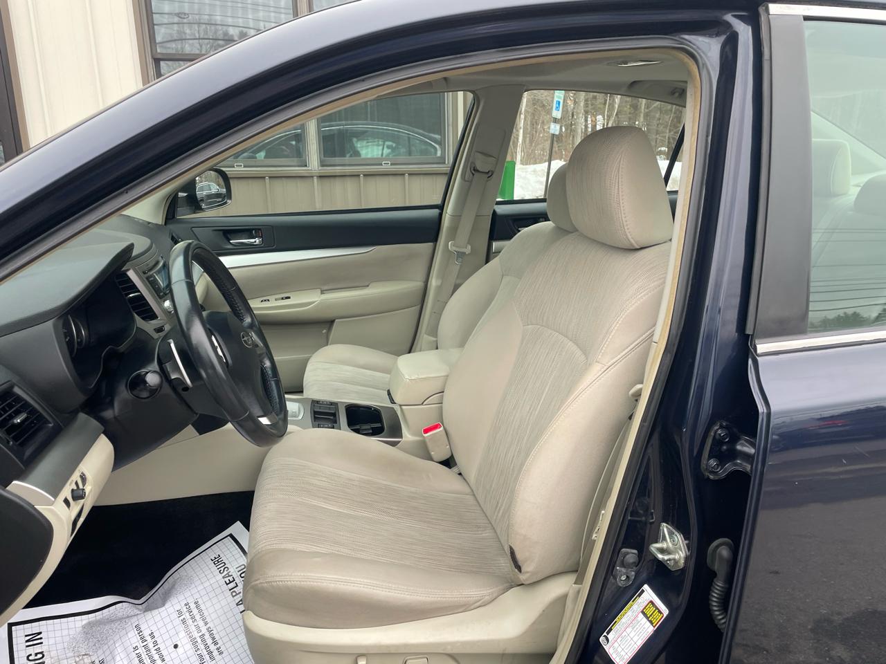 Subaru Legacy 4dr Sdn H4 Auto 2.5i Premium 2013