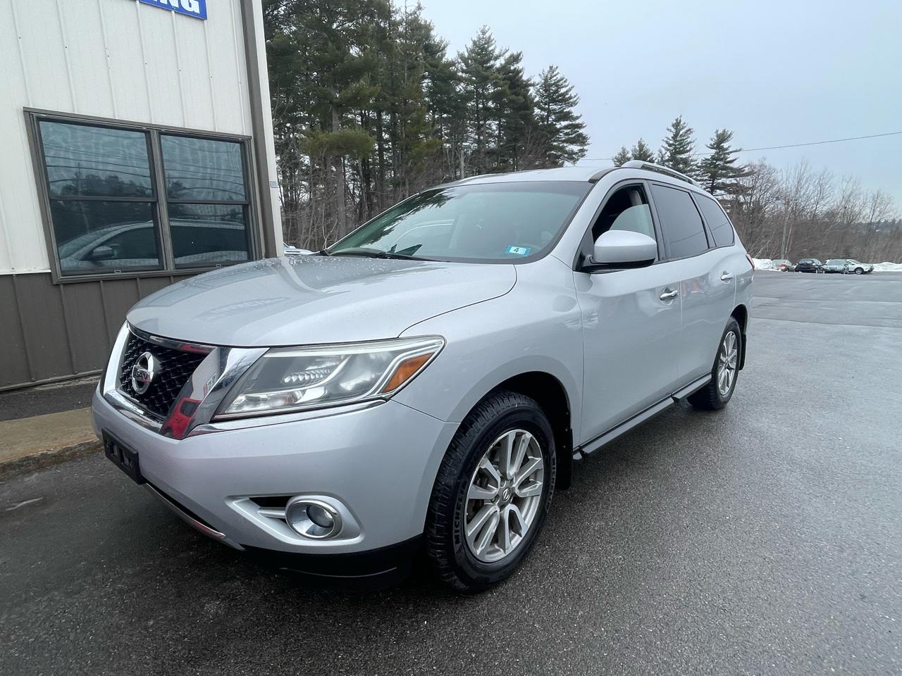 Nissan Pathfinder 4WD 4dr SV 2015