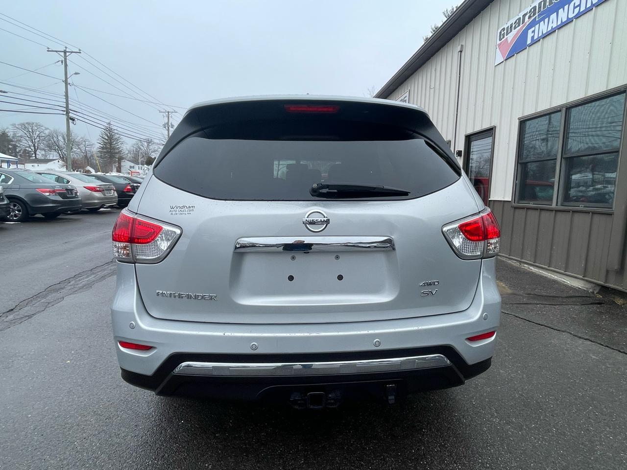 Nissan Pathfinder 4WD 4dr SV 2015