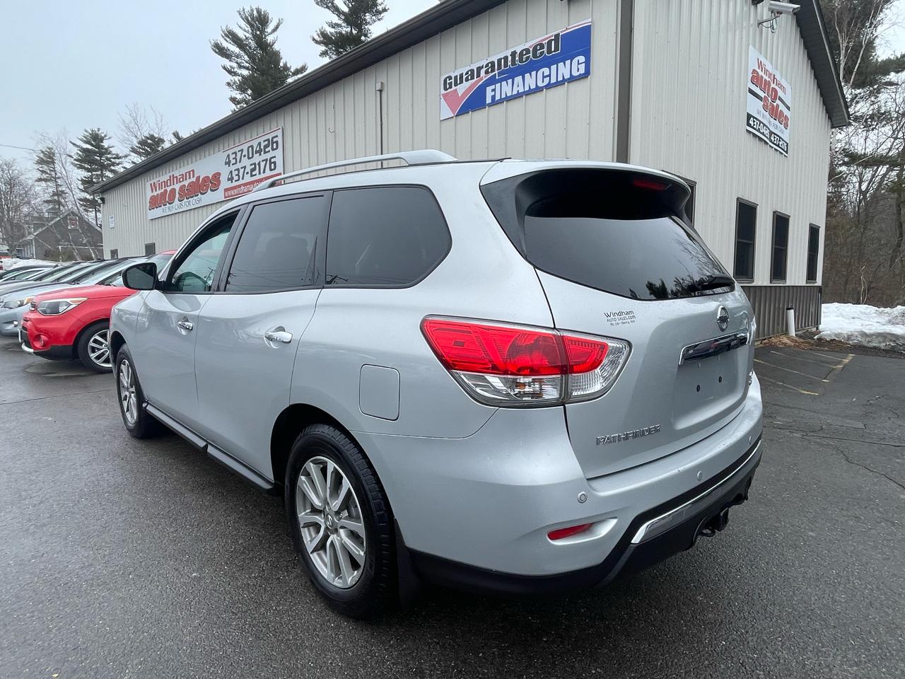 Nissan Pathfinder 4WD 4dr SV 2015