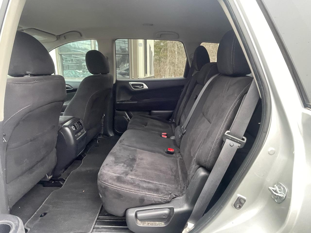 Nissan Pathfinder 4WD 4dr SV 2015