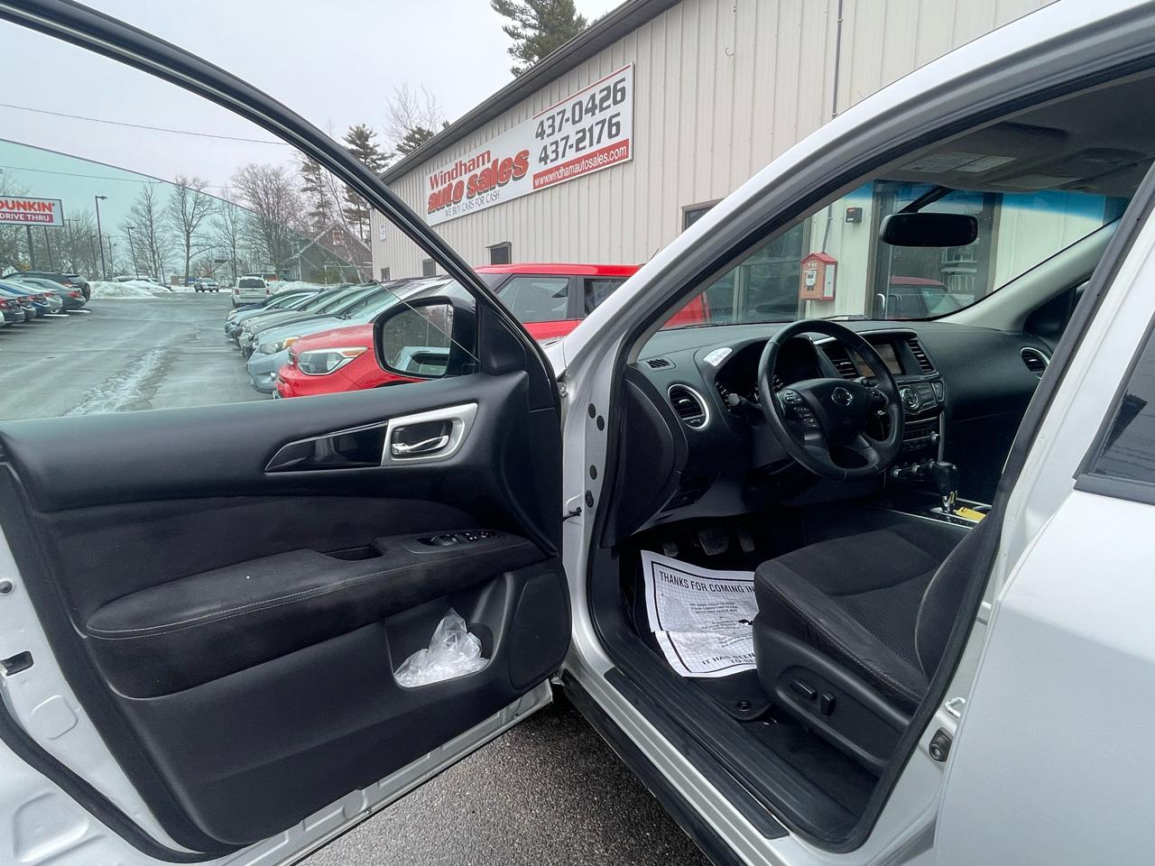 Nissan Pathfinder 4WD 4dr SV 2015