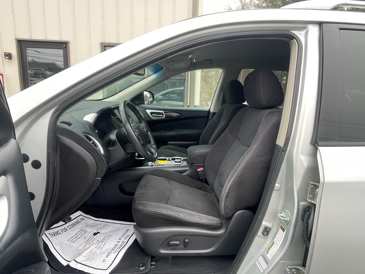 Nissan Pathfinder 4WD 4dr SV 2015