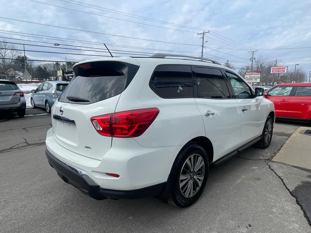 Nissan Pathfinder 4x4 S 2017