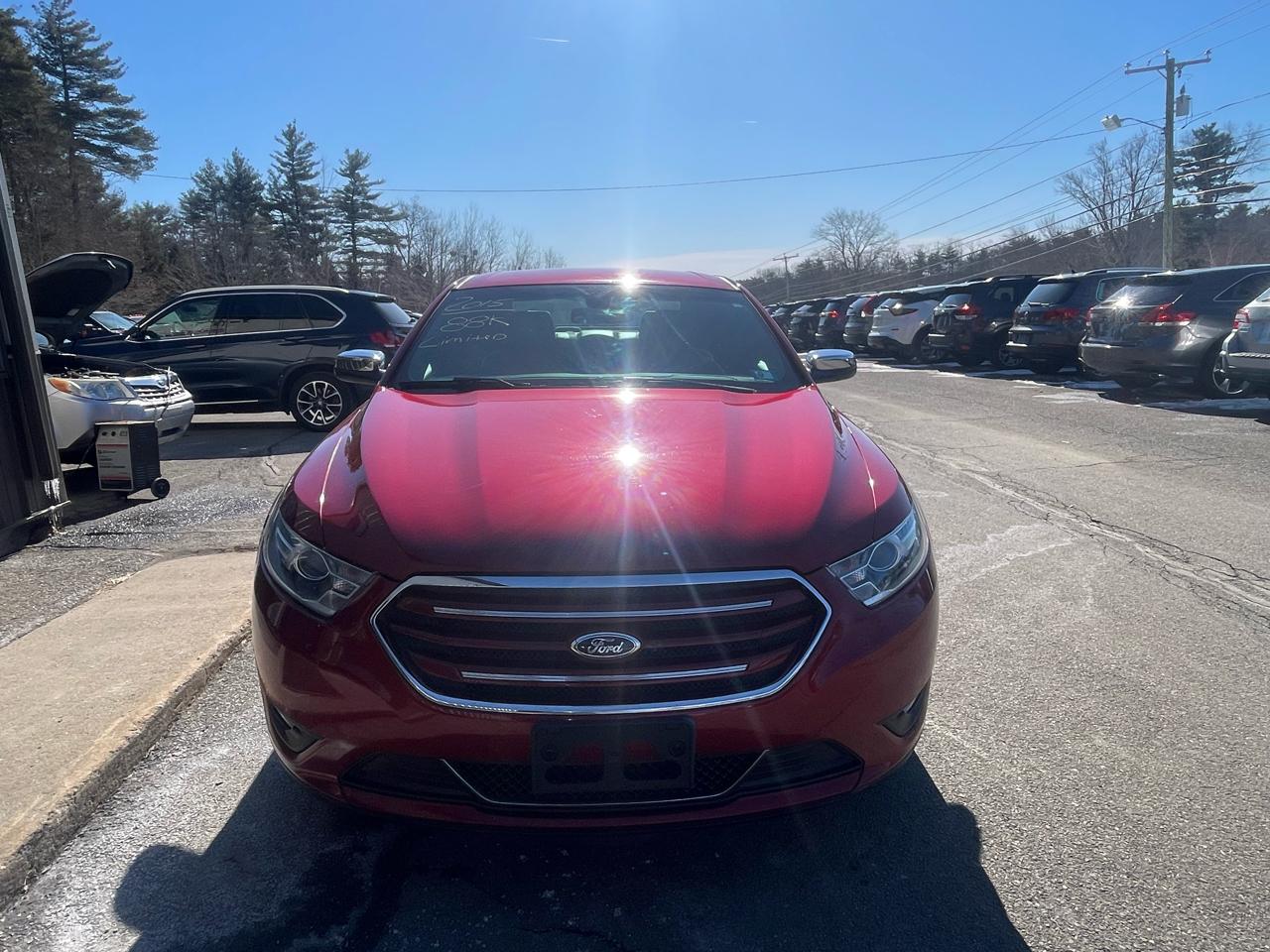 Ford Taurus 4dr Sdn Limited FWD 2015