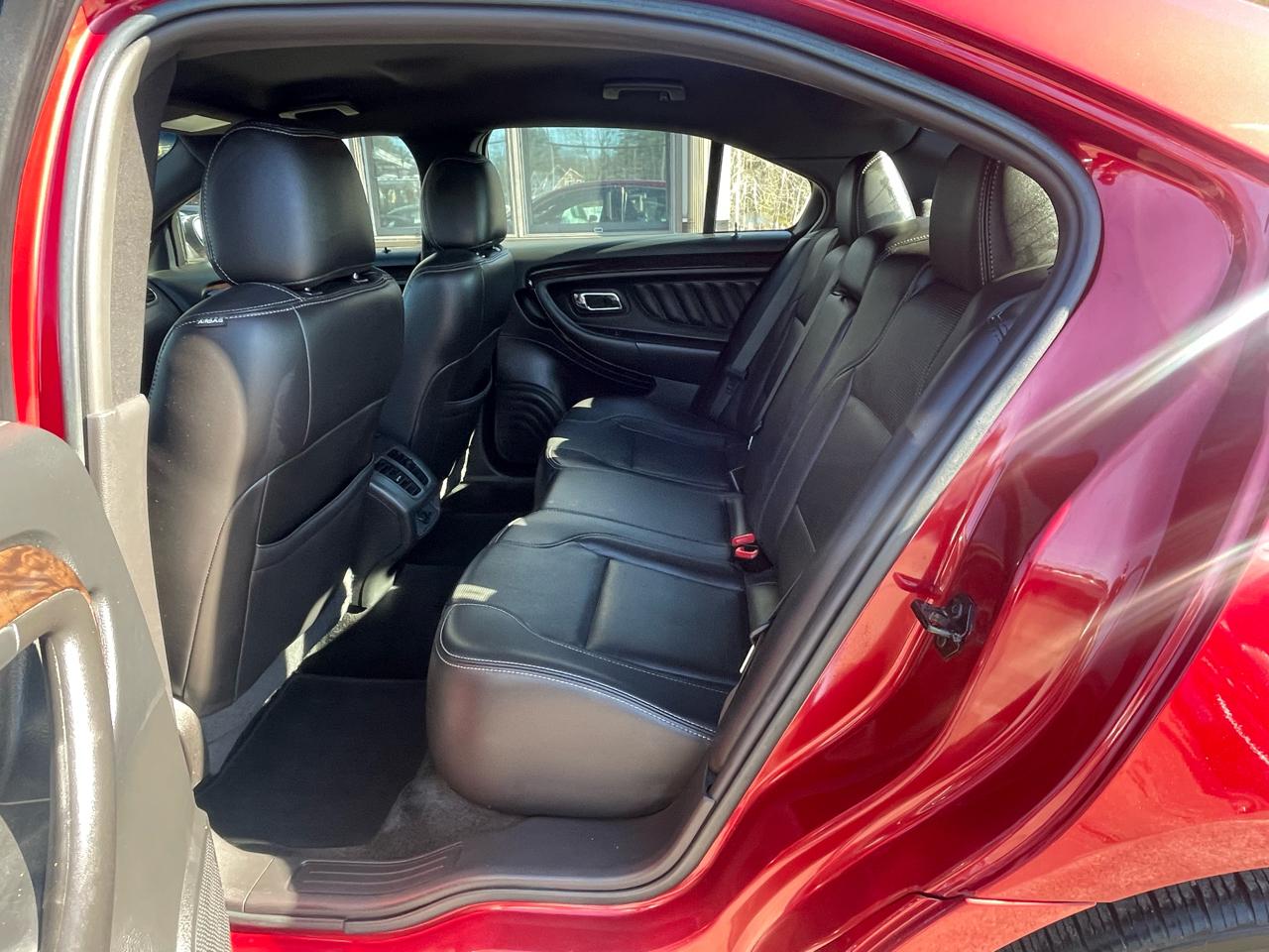 Ford Taurus 4dr Sdn Limited FWD 2015