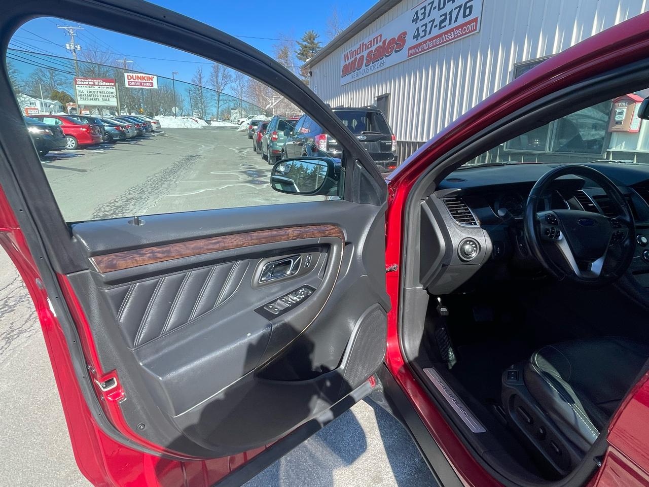 Ford Taurus 4dr Sdn Limited FWD 2015