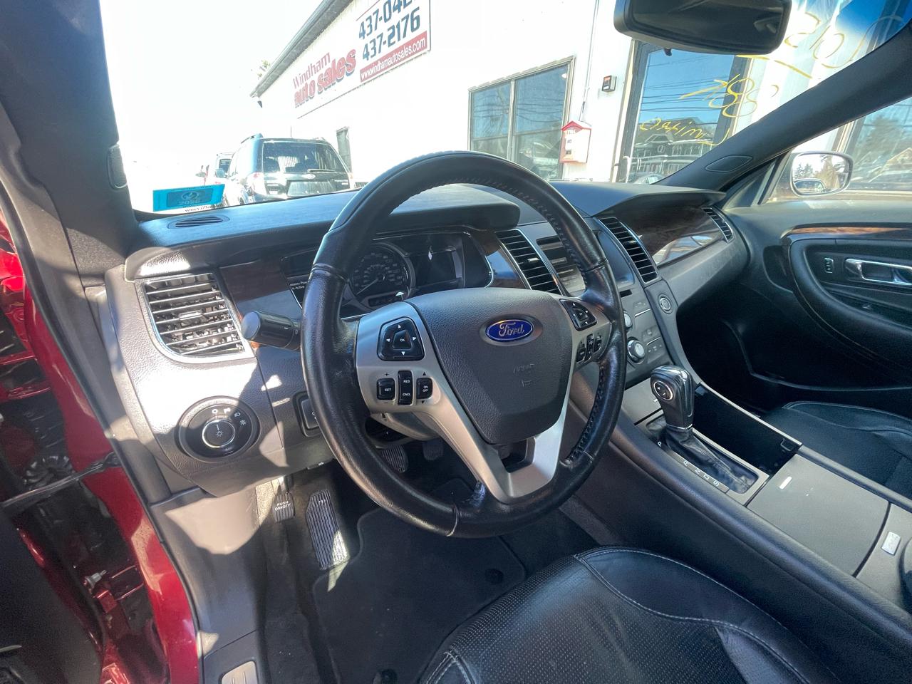 Ford Taurus 4dr Sdn Limited FWD 2015