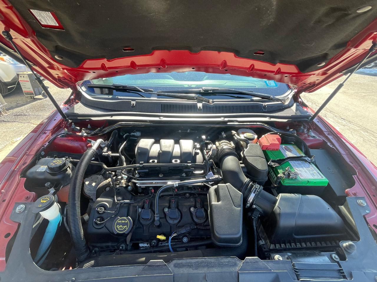 Ford Taurus 4dr Sdn Limited FWD 2015