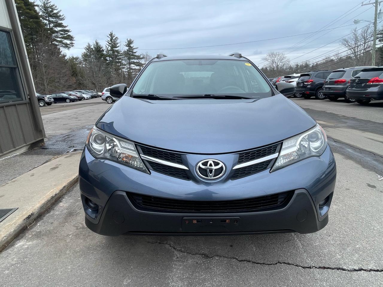 Toyota RAV4 AWD 4dr LE (Natl) 2014