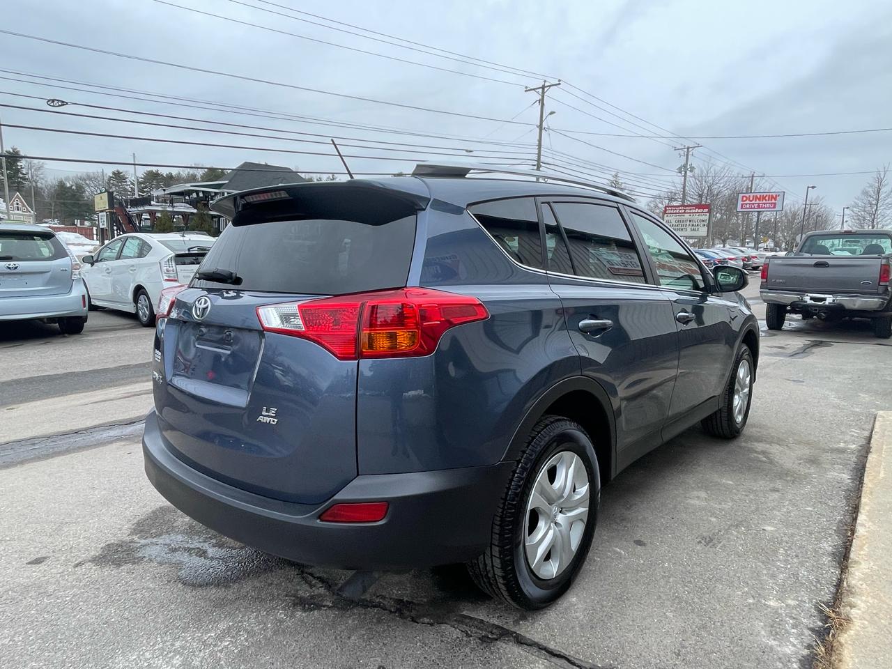 Toyota RAV4 AWD 4dr LE (Natl) 2014