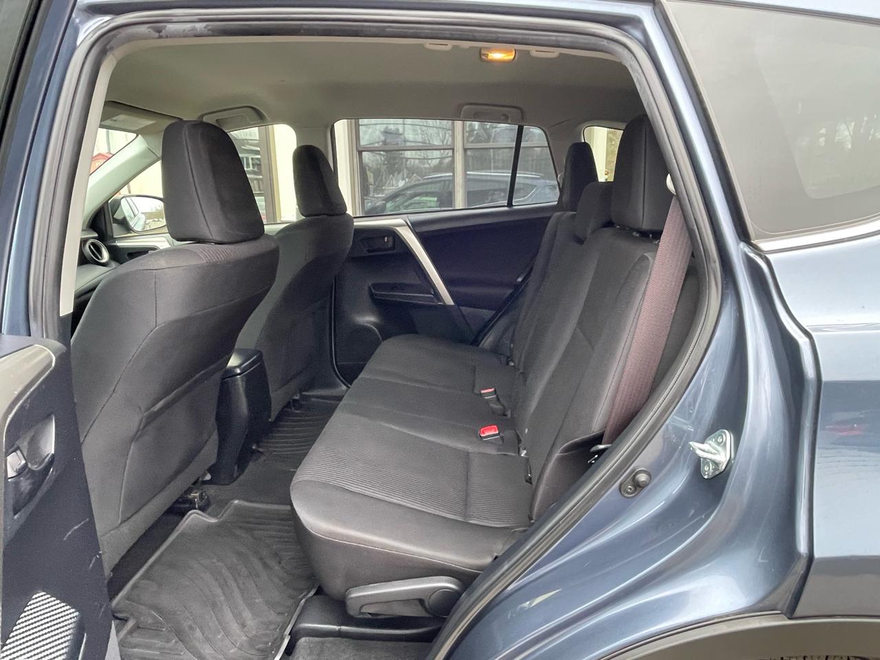 Toyota RAV4 AWD 4dr LE (Natl) 2014