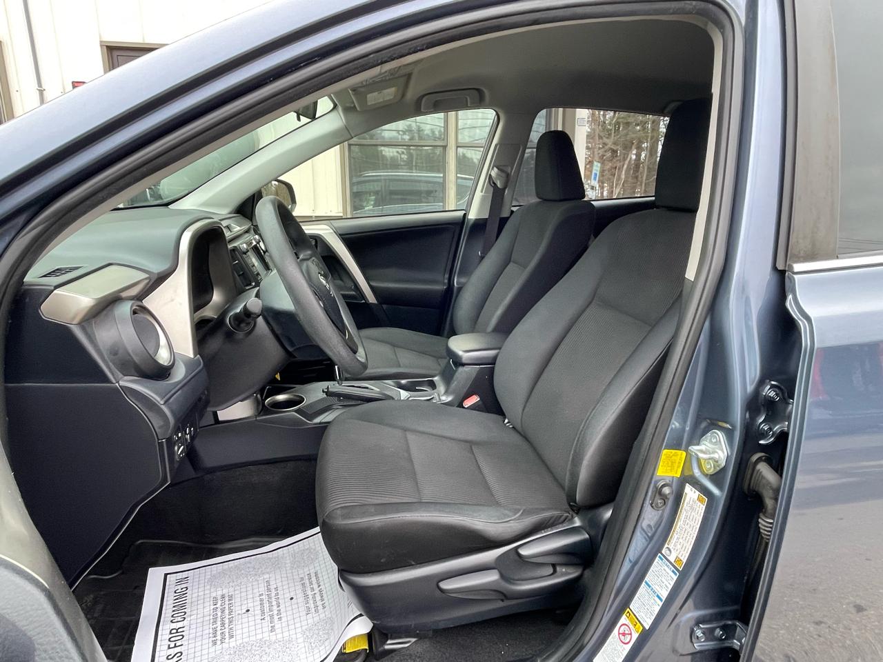 Toyota RAV4 AWD 4dr LE (Natl) 2014