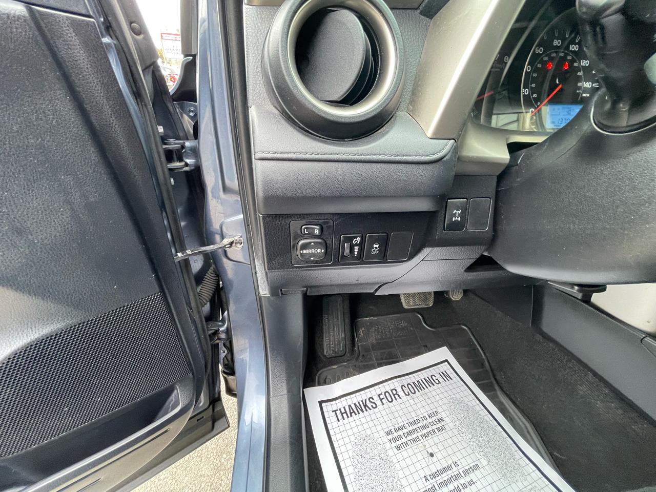 Toyota RAV4 AWD 4dr LE (Natl) 2014