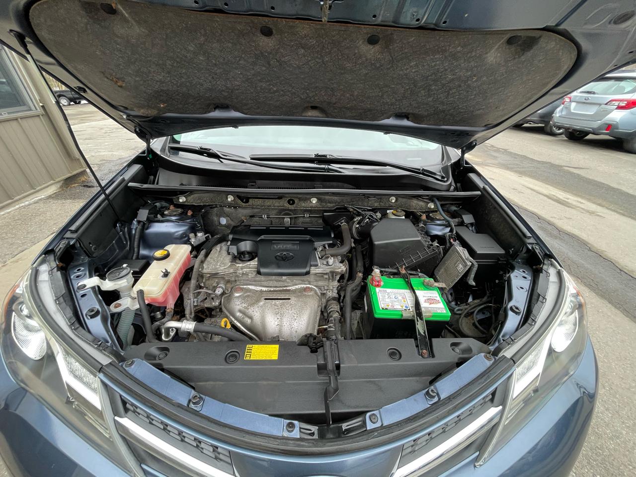 Toyota RAV4 AWD 4dr LE (Natl) 2014