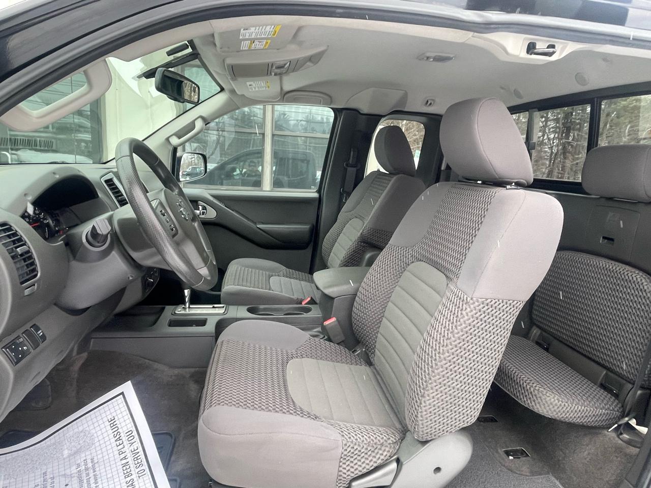 Nissan Frontier 4WD King Cab Auto SV 2012