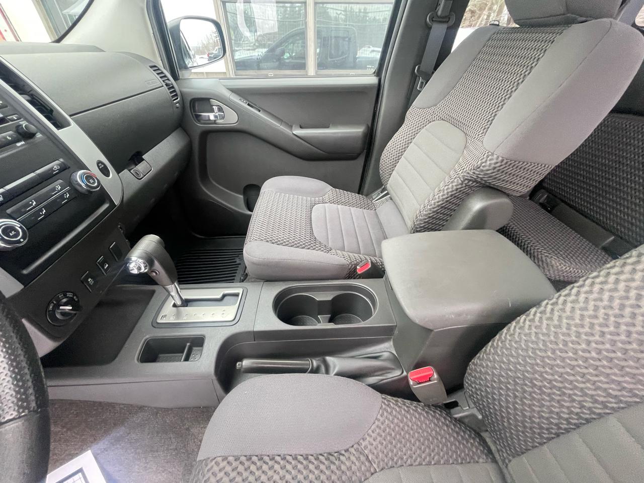 Nissan Frontier 4WD King Cab Auto SV 2012