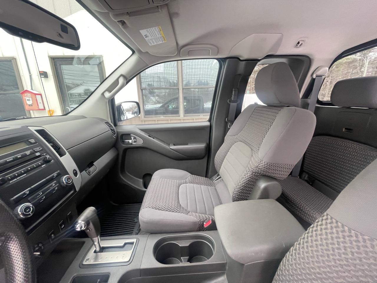 Nissan Frontier 4WD King Cab Auto SV 2012