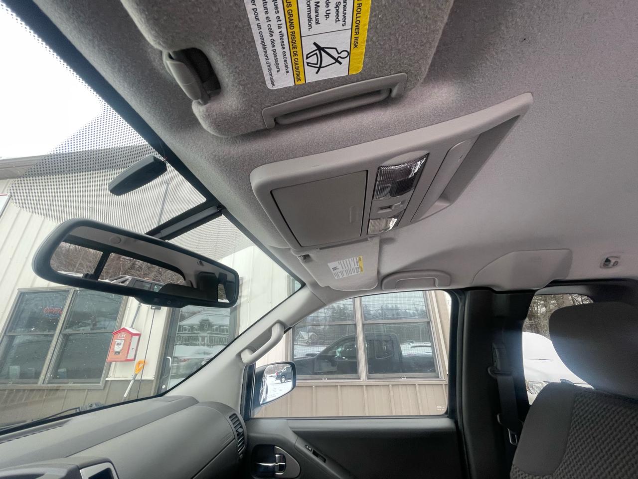 Nissan Frontier 4WD King Cab Auto SV 2012