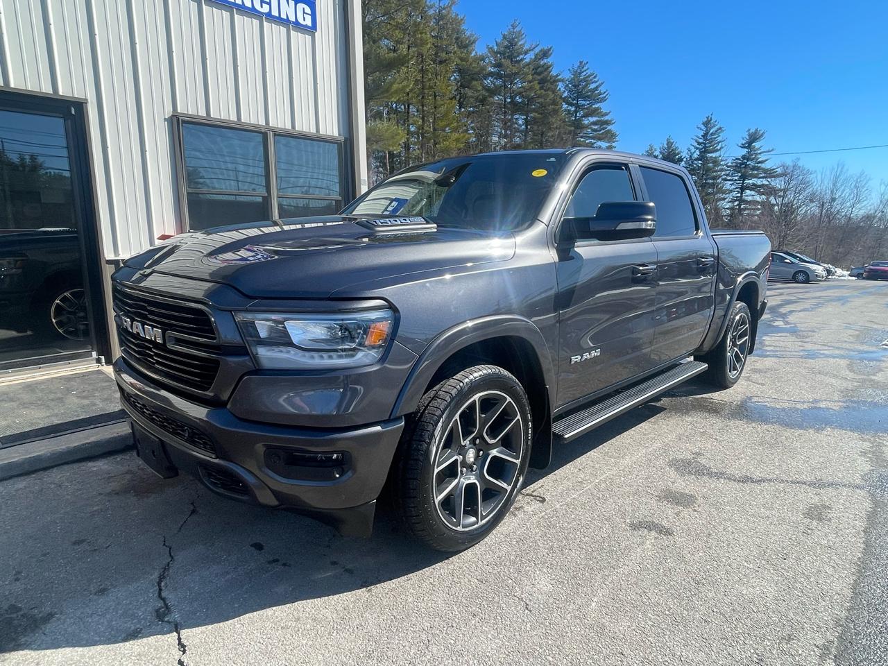2019 RAM 1500 Laramie 4x4 Crew Cab 5'7" Box