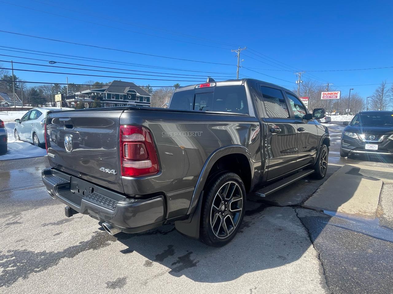 RAM 1500 Laramie 4x4 Crew Cab 5'7" Box 2019