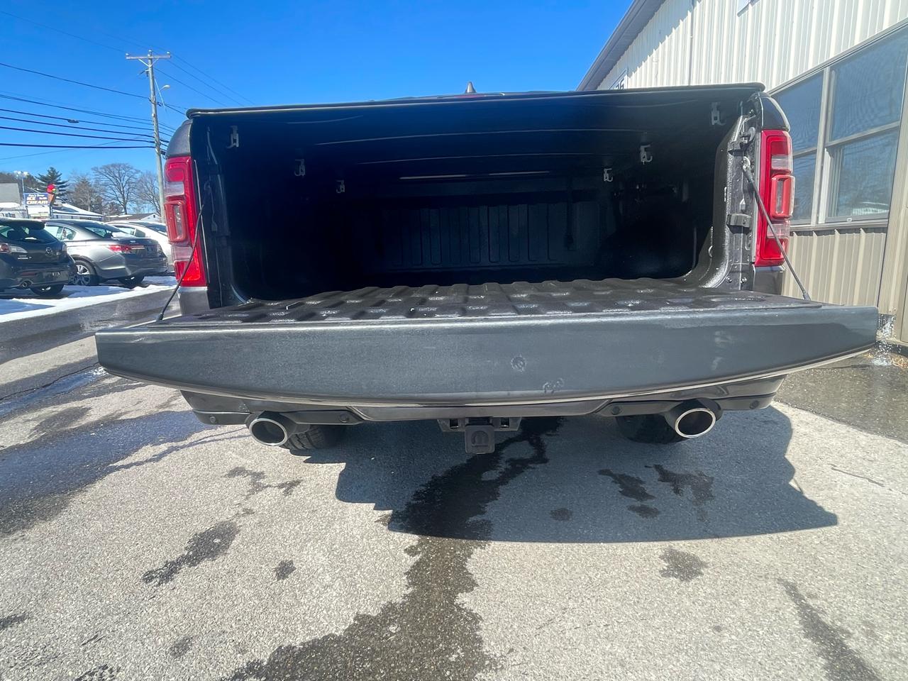 RAM 1500 Laramie 4x4 Crew Cab 5'7" Box 2019