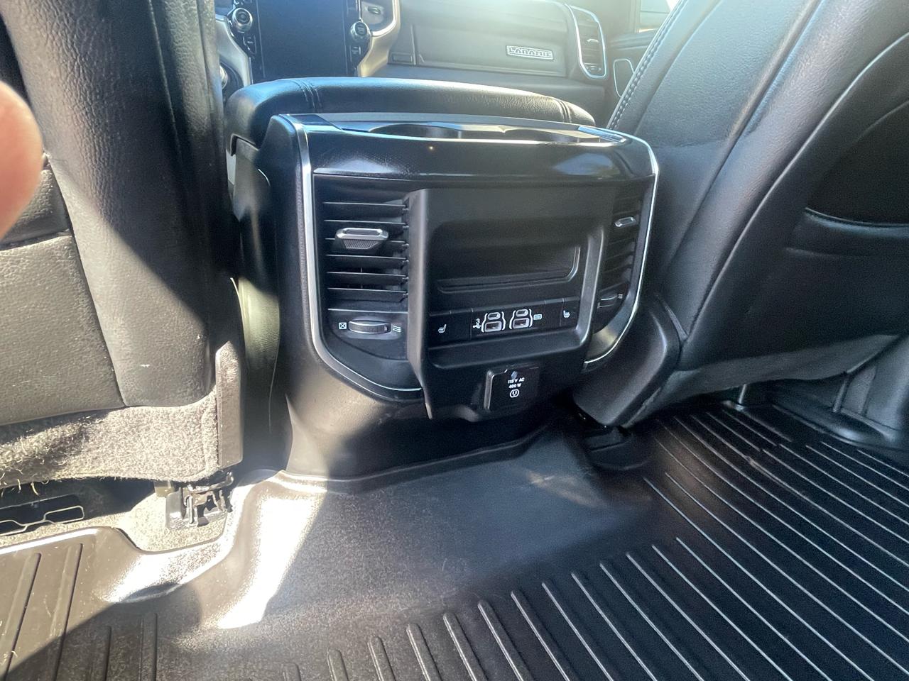 RAM 1500 Laramie 4x4 Crew Cab 5'7" Box 2019