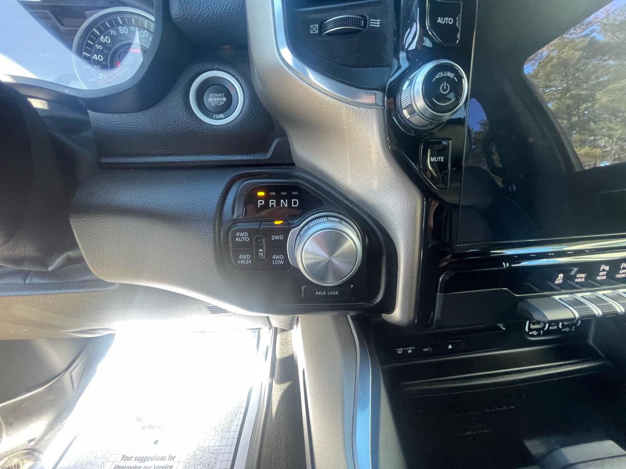 RAM 1500 Laramie 4x4 Crew Cab 5'7" Box 2019