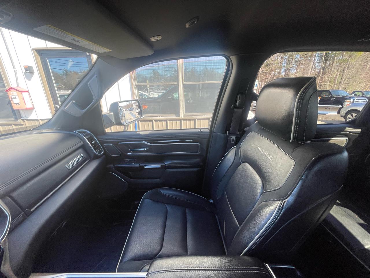 RAM 1500 Laramie 4x4 Crew Cab 5'7" Box 2019