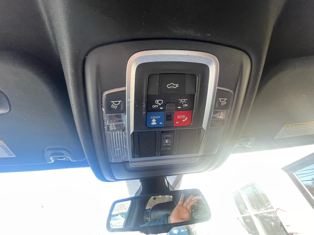 RAM 1500 Laramie 4x4 Crew Cab 5'7" Box 2019