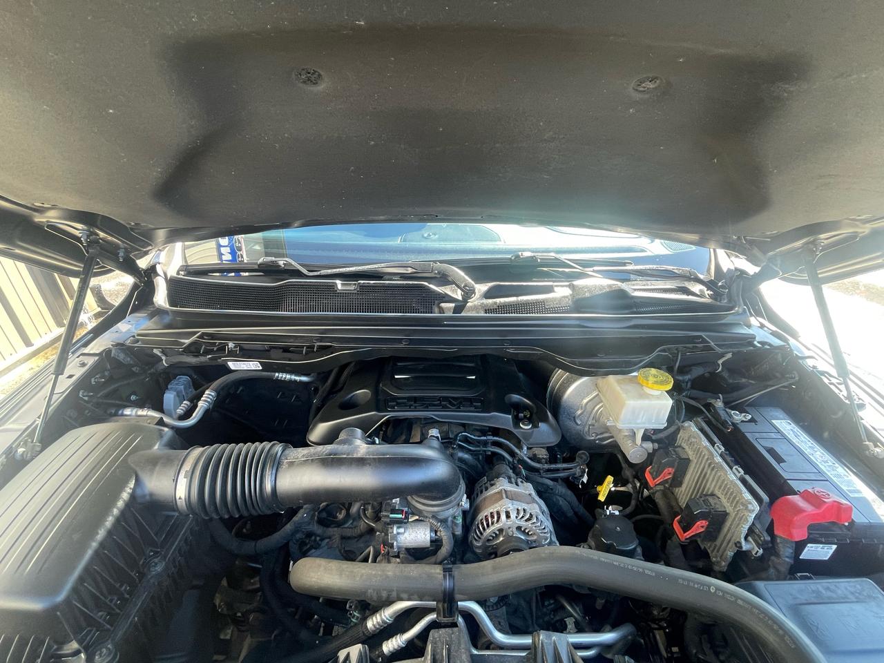 RAM 1500 Laramie 4x4 Crew Cab 5'7" Box 2019