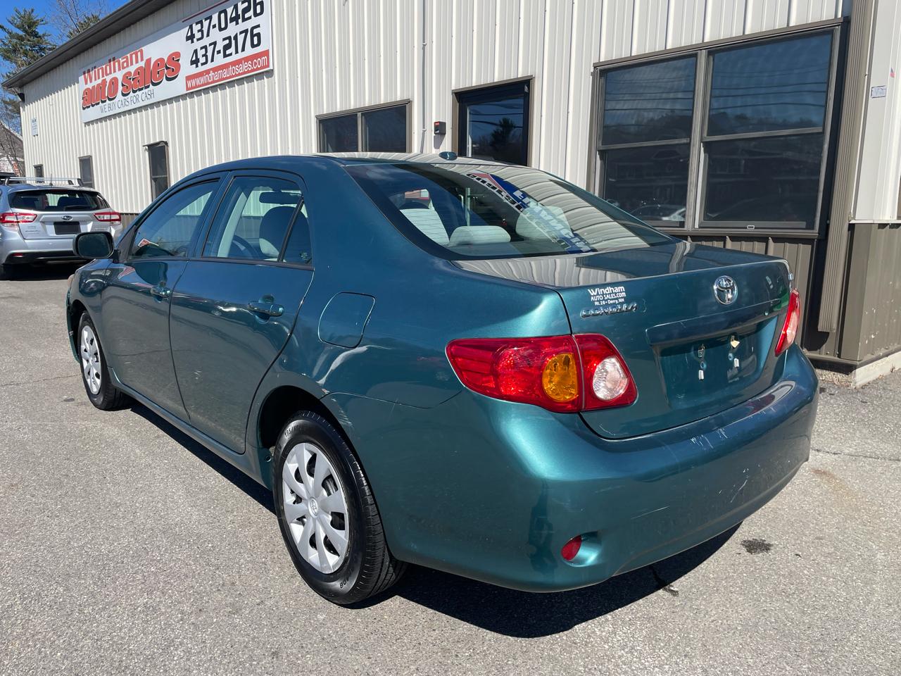 Toyota Corolla 4dr Sdn LE Auto 2009