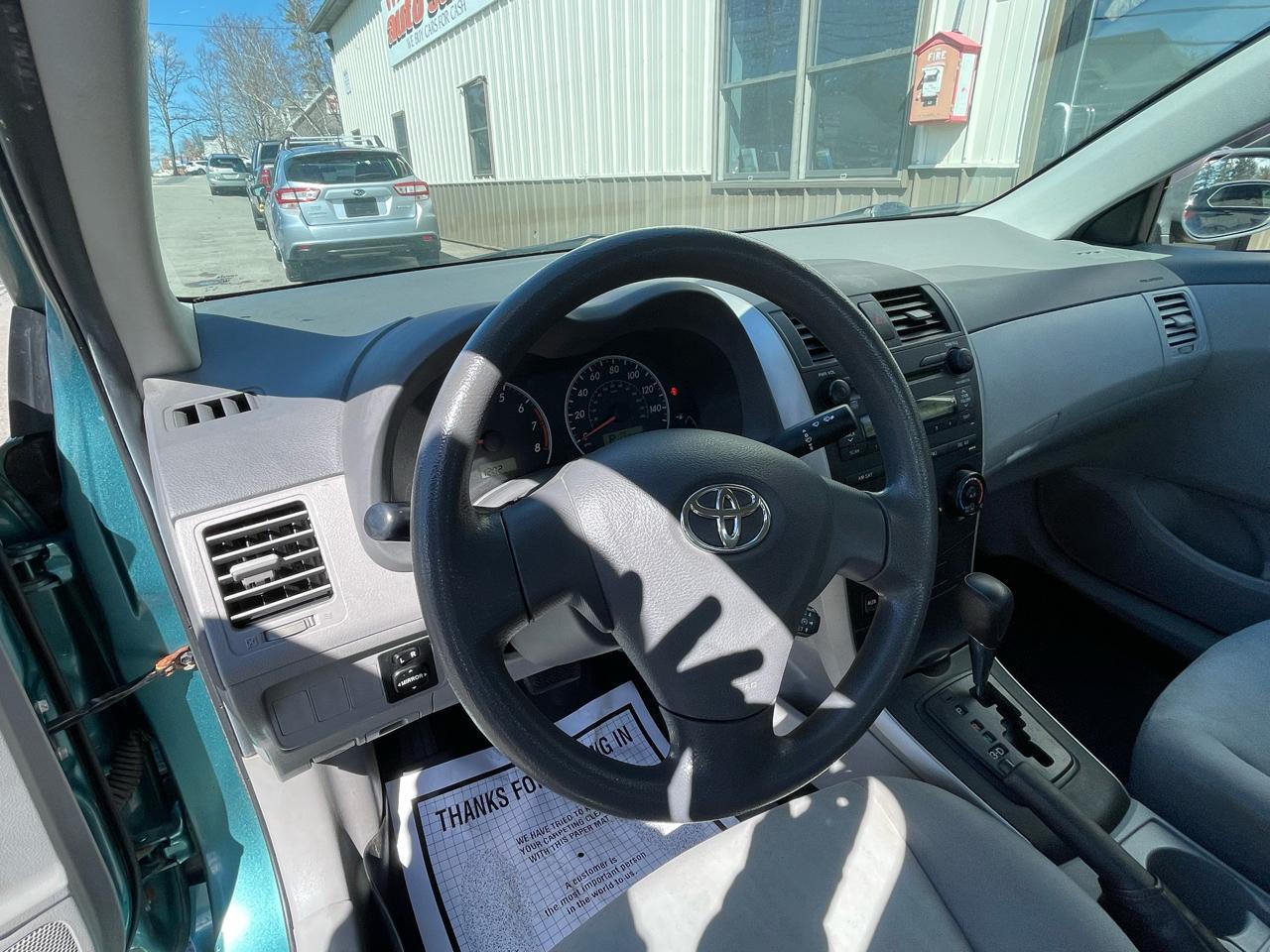 Toyota Corolla 4dr Sdn LE Auto 2009