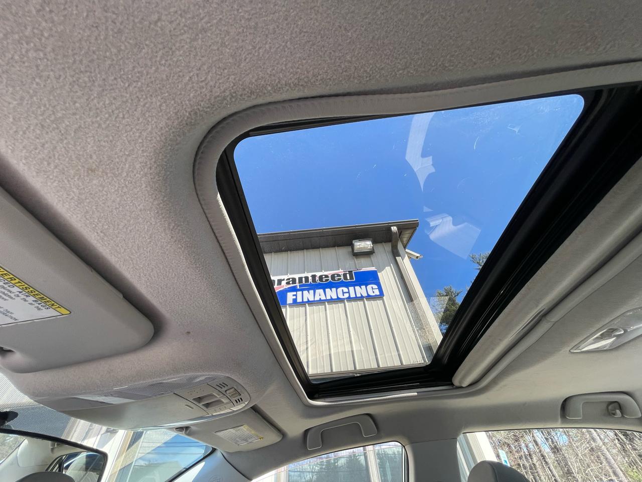 Toyota Corolla 4dr Sdn LE Auto 2009