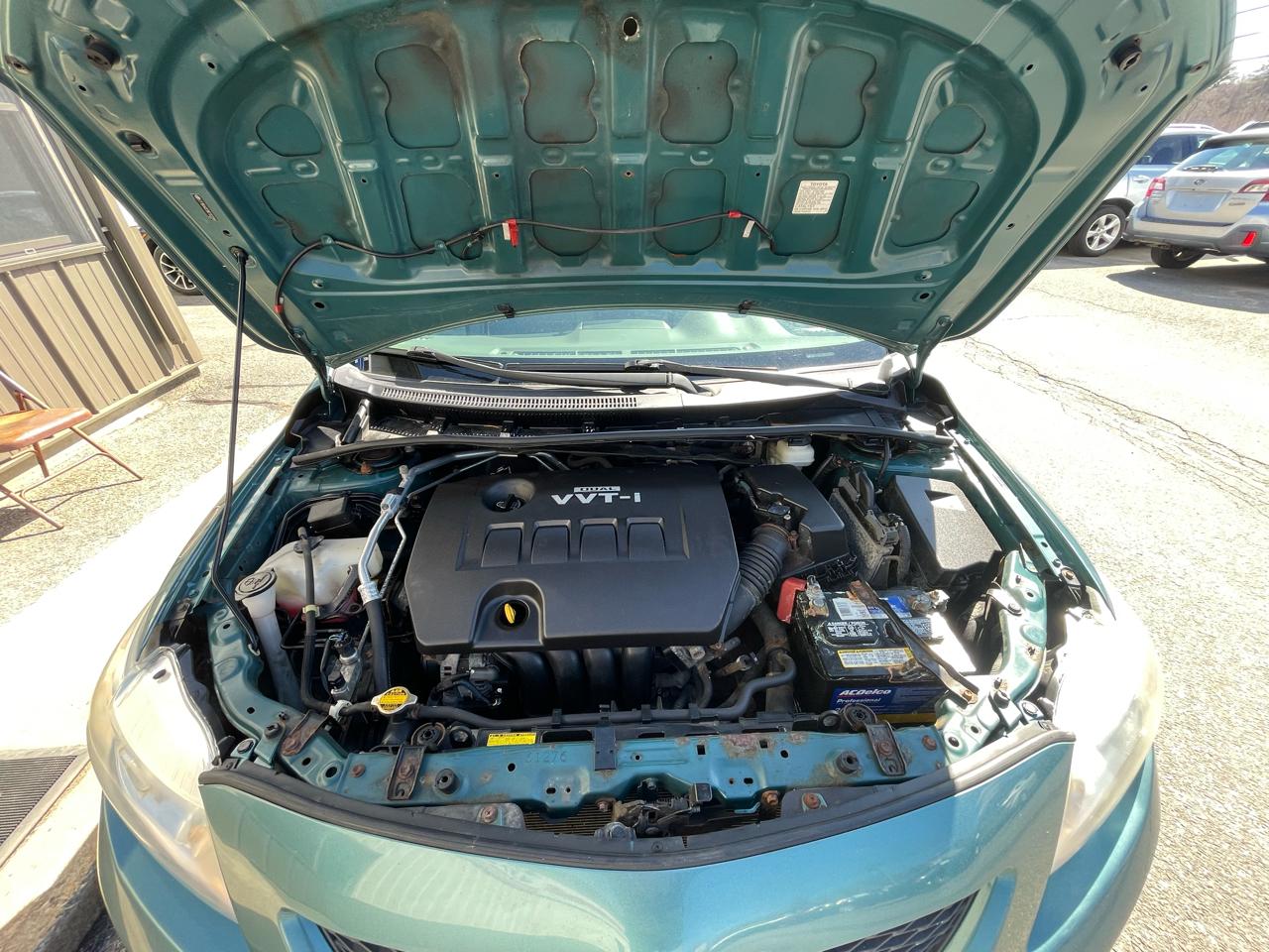 Toyota Corolla 4dr Sdn LE Auto 2009