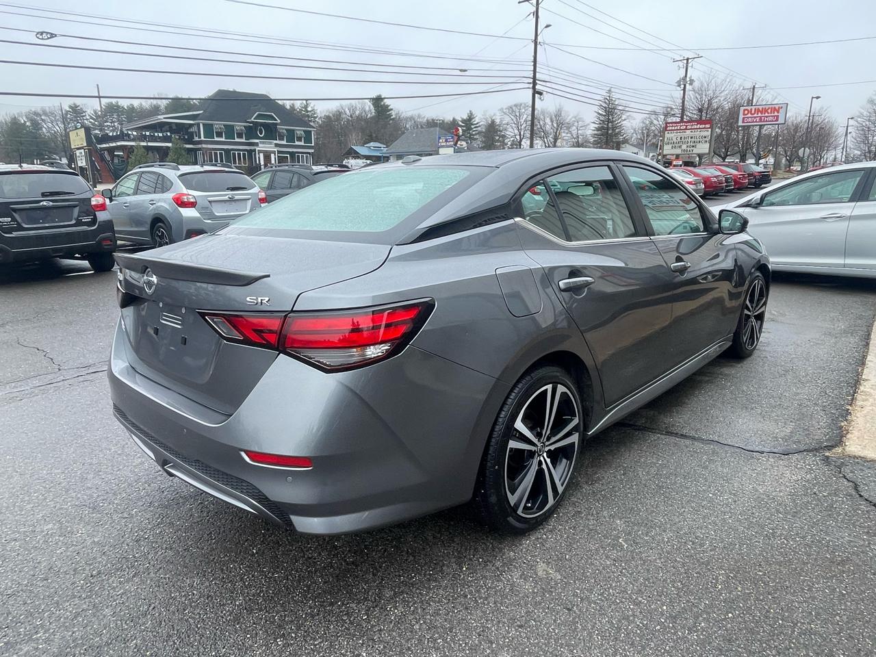 Nissan Sentra SR CVT 2020
