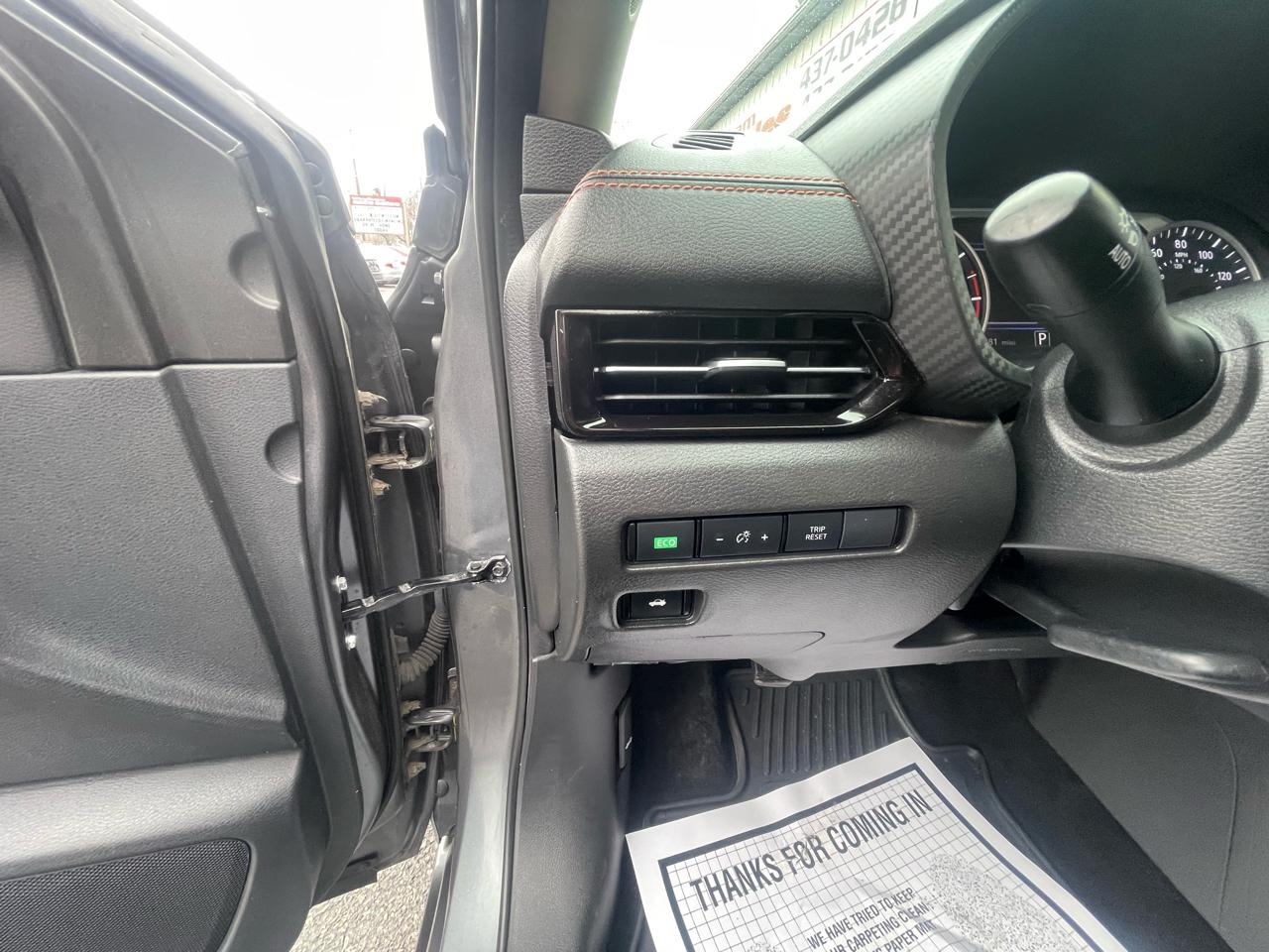 Nissan Sentra SR CVT 2020