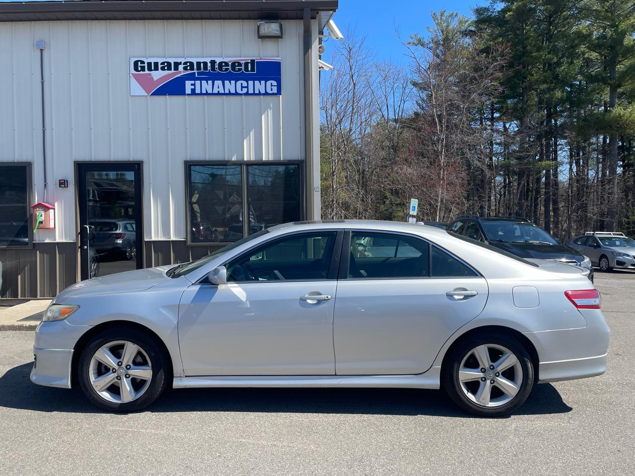 Toyota Camry 4dr Sdn I4 Man LE (Natl) 2011