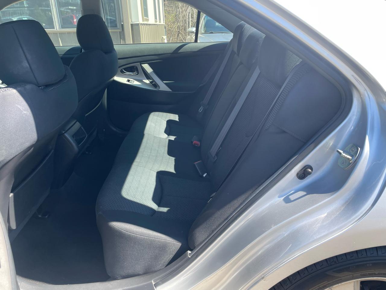 Toyota Camry 4dr Sdn I4 Man LE (Natl) 2011