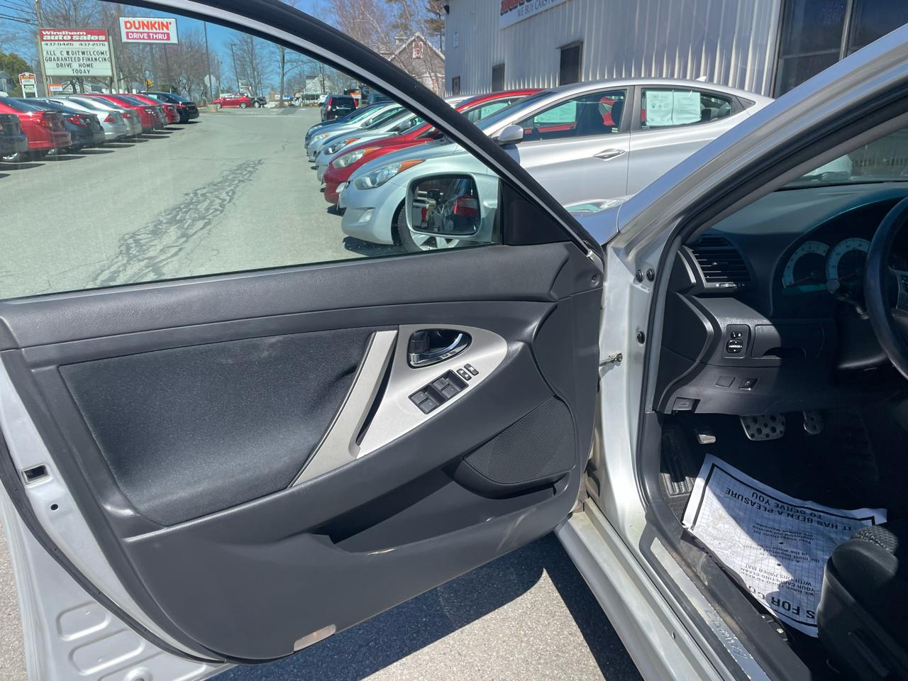 Toyota Camry 4dr Sdn I4 Man LE (Natl) 2011