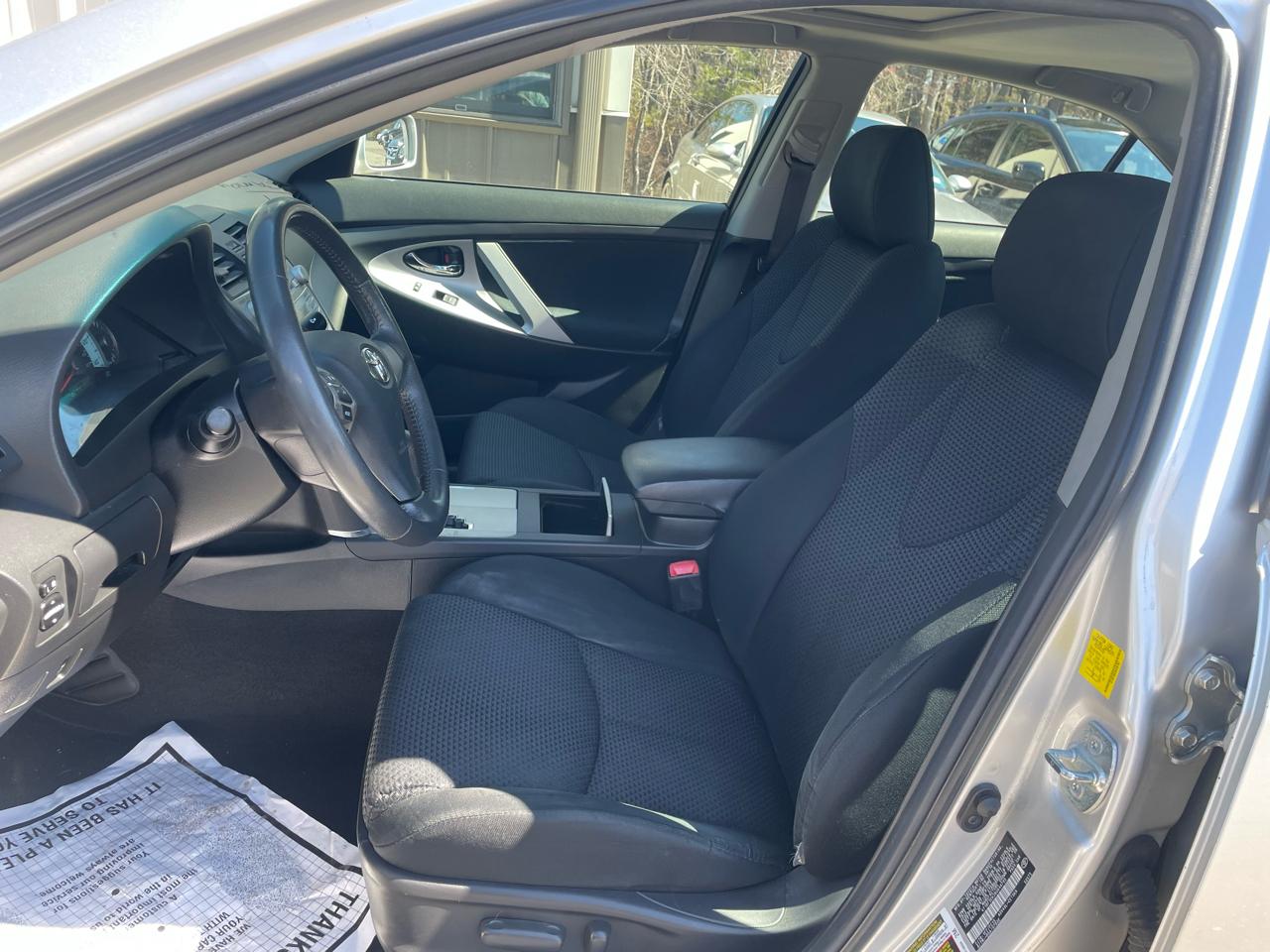 Toyota Camry 4dr Sdn I4 Man LE (Natl) 2011