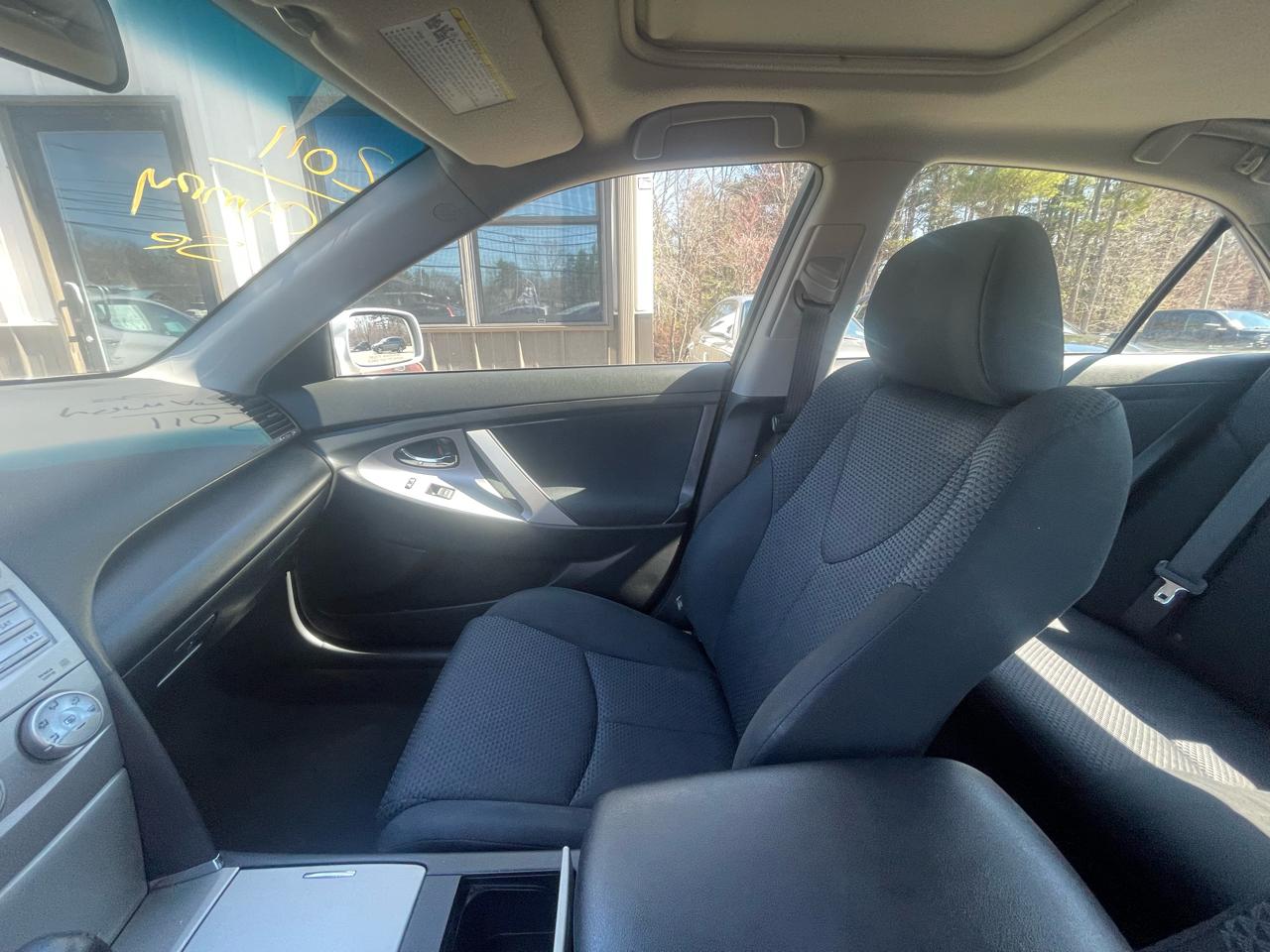 Toyota Camry 4dr Sdn I4 Man LE (Natl) 2011