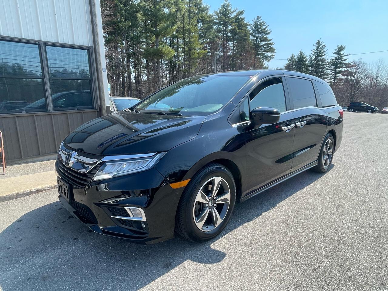 2018 Honda Odyssey Touring  w/ DVD and Navigation