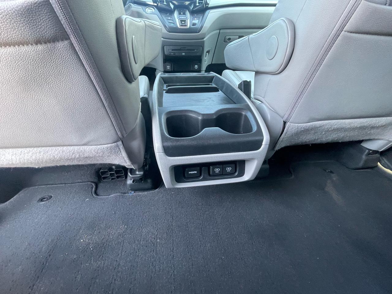 Honda Odyssey Touring  w/ DVD and Navigation 2018