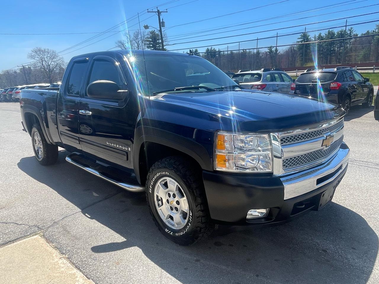 Chevrolet Silverado 1500 4WD Ext Cab 143.5" LT 2009