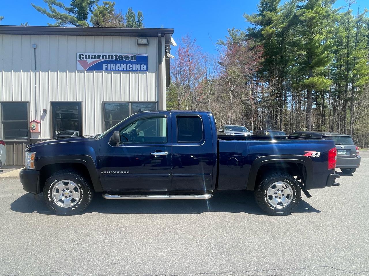 Chevrolet Silverado 1500 4WD Ext Cab 143.5" LT 2009