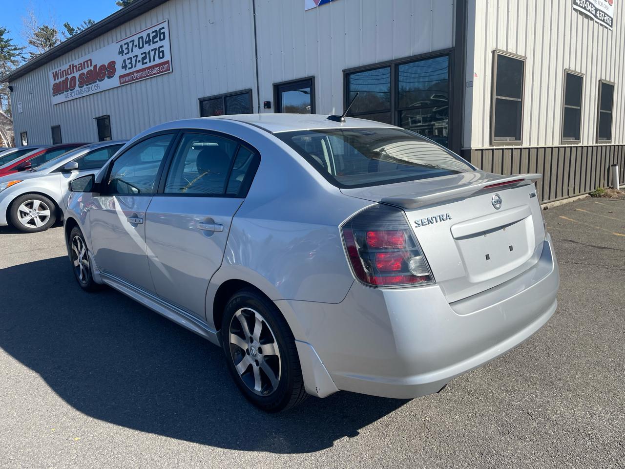 Nissan Sentra 4dr Sdn I4 CVT 2.0 SR 2012