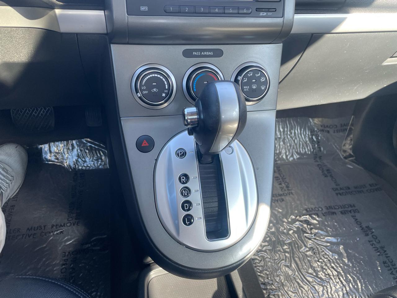 Nissan Sentra 4dr Sdn I4 CVT 2.0 SR 2012