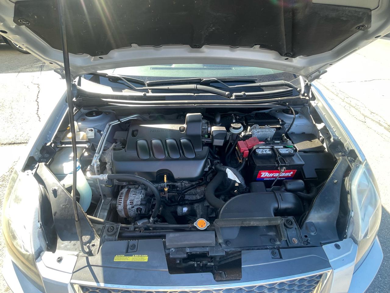 Nissan Sentra 4dr Sdn I4 CVT 2.0 SR 2012